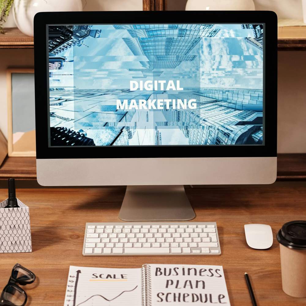 ADDETTO UFFICIO MARKETING 8.30 - 12.30